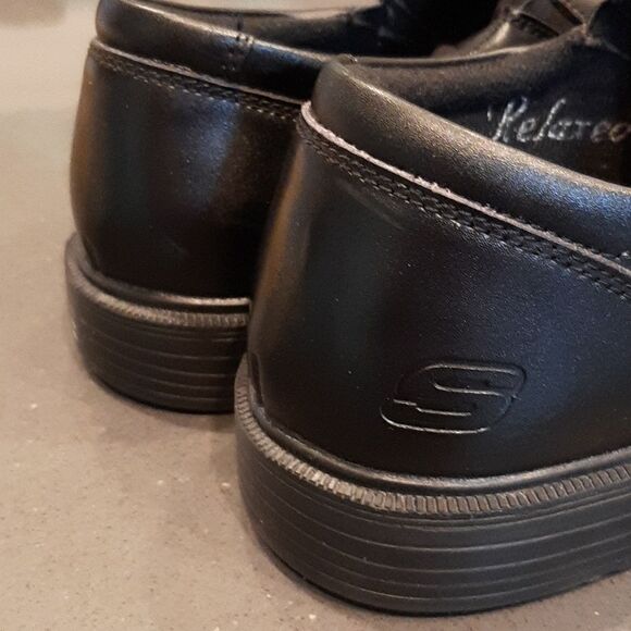 Skechers Black Leather Relaxed Fit Memory Foam Loafers - Picture 8 of 11